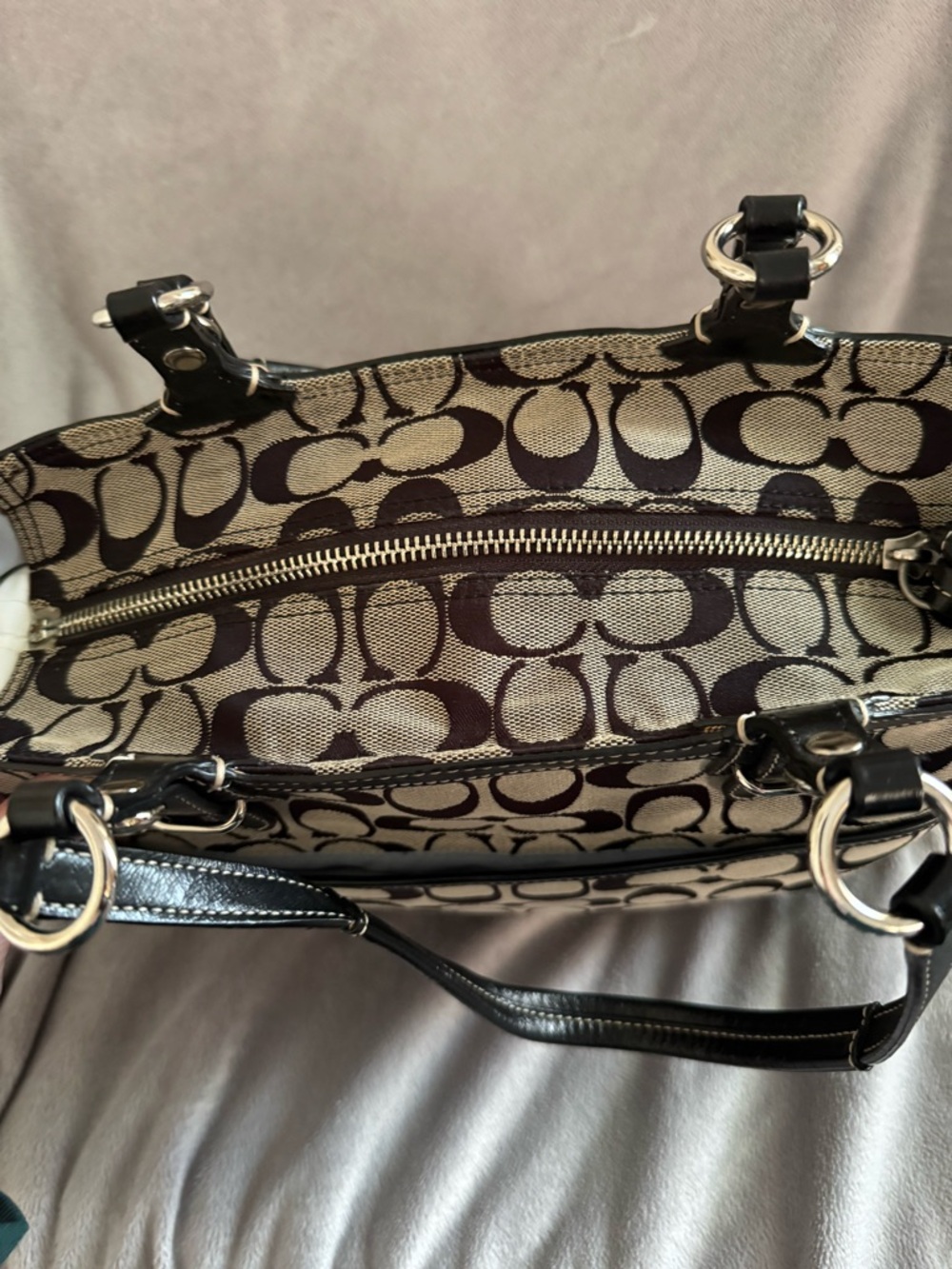 Coach 2011 Black Gallery Legacy Signature Canvas Zip Top Tote - Picture 6 of 12